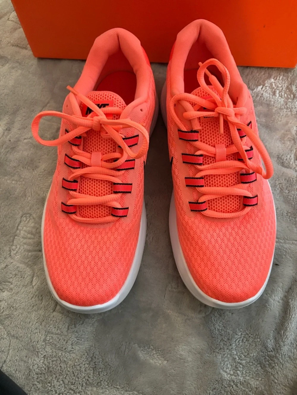 Nike Coral Pink Mesh Athletic Sneakers with Black Swoosh - Picture 2 of 8
